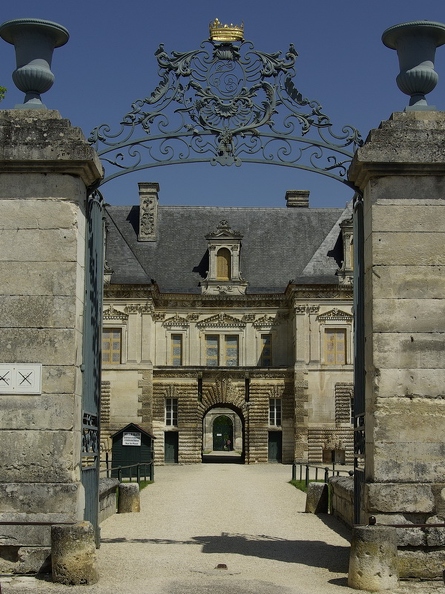 Chateau_de_Tanlay_01.jpg