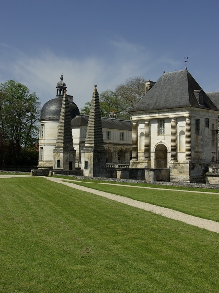 Chateau_de_Tanlay_24.jpg