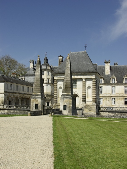 Chateau_de_Tanlay_25.jpg