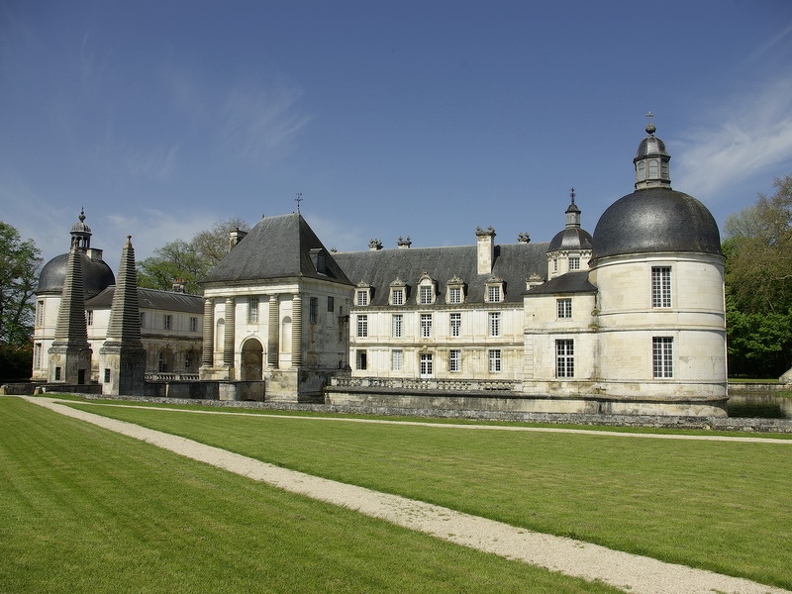 Chateau_de_Tanlay_27.jpg