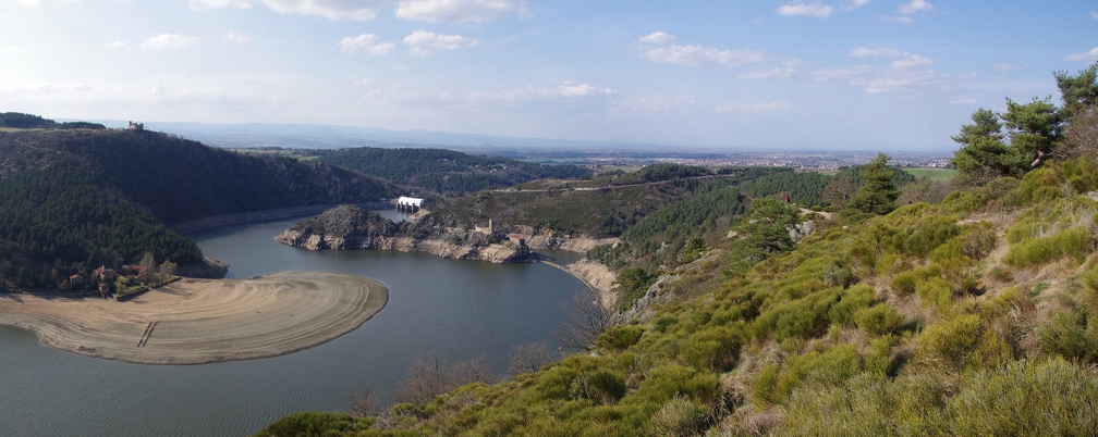 Lac et barrage de Grangent (pano)
